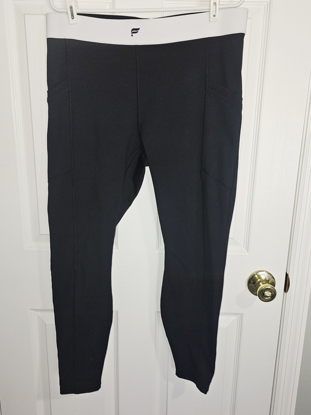 NWT Fabletics High-Waisted Pocket Leggings Black White Waistband XXL/1X